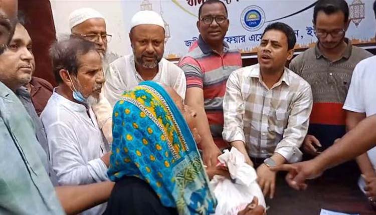 জুড়ী ওয়েলফেয়ার অ্যাসোসিয়েশন ইউকে’র ঈদ সামগ্রী বিতরণ