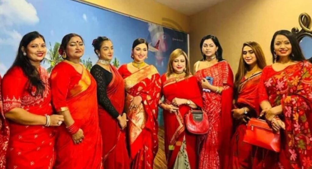 অপুর ‘লাল শাড়ি’তে তারকার মেলা