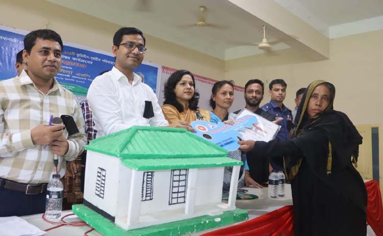 জুড়ীতে প্রধানমন্ত্রীর উপহার ঘর পেল আরও ৭৫ পরিবার 