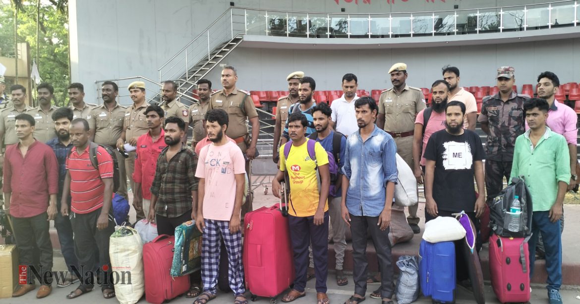 ভারতে ৩ বছর কারাভোগের পর দেশে ফিরলেন ১৬ বাংলাদেশি