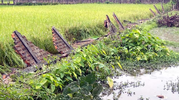 শ্রীপুর জালালীয়া এতিমখানার সীমানা প্রাচীর ভেঙ্গে ফেলার অভিযোগ