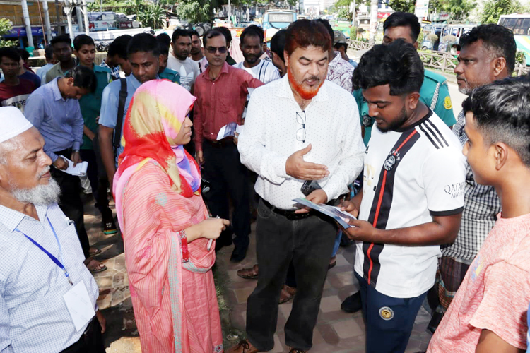 সিলেট নগরীতে  ডেঙ্গু রোধে সিসিকের অভিযান   মিলেছে এডিস মশা লার্ভার সন্ধান  