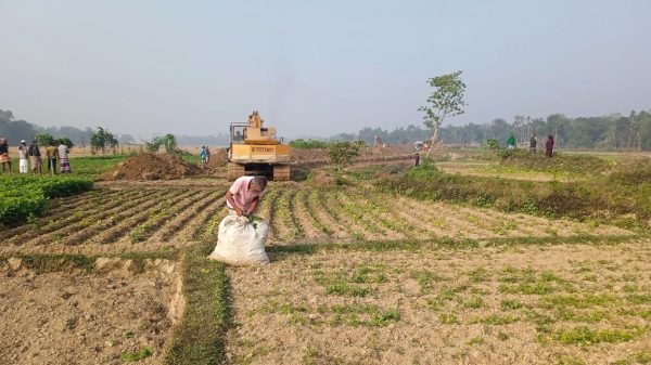 বড়লেখায় মাধবছড়া পুনঃখননে স্বেচ্ছাচারিতা : প্রকল্প নিয়ে ধোয়াশা, জানে না স্থানীয় প্রশাসন