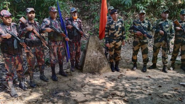 সীমান্ত এলাকায় দিনমজুরের লাশ উদ্ধার; বিজিবি-বিএসএফ পতাকা বৈঠক