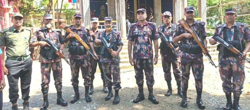 কুলাউড়ায় পূজামণ্ডপ পরিদর্শনে ৪৬ বিজিবি অধিনায়ক