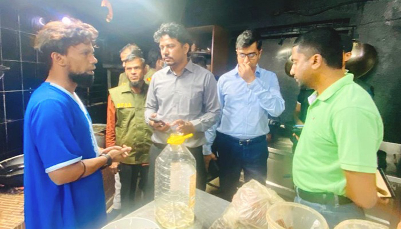 কুলাউড়ায় ডাইনিং ডিলাইট, পাকশীসহ ৩ প্রতিষ্ঠানকে ২ লক্ষাধিক টাকা জরিমানা