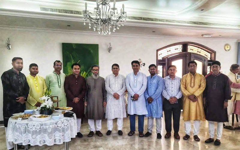 আবুধাবিতে বাংলাদেশের রাষ্ট্রদূত তারেক আহামেদের আমন্ত্রণে বাংলাদেশি গণমাধ্যম ব্যক্তিদের ও কমিউনিটির নেতৃবৃন্দের সঙ্গে শুভেচ্ছা বিনিময় ও সৌজন্য সাক্ষাৎ