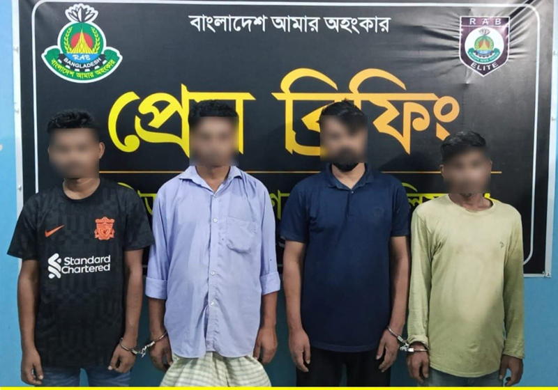 কুলাউড়ায় অনলাইন জুয়া খেলার সময় র্যাবের অভিযানে আটক-৪